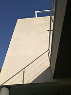 Art House Margine Rosso