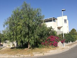 Art House Margine Rosso