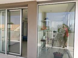 Art House Margine Rosso