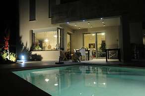 Art House Margine Rosso