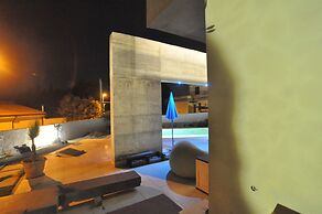 Art House Margine Rosso