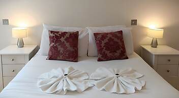 Still Life St. Paul's Executive