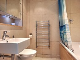 Still Life Tower Hill Deluxe