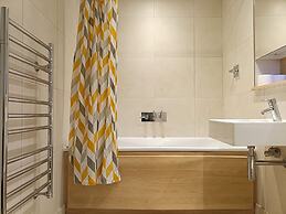 Still Life Tower Hill Deluxe