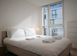 Still Life Tower Hill Deluxe