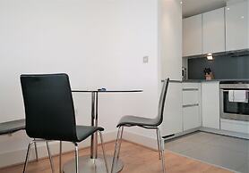 Still Life Tower Hill Deluxe