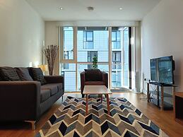 Still Life Tower Hill Deluxe