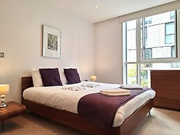 Still Life Tower Hill Deluxe