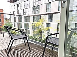 Still Life Tower Hill Deluxe