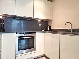 Still Life Tower Hill Deluxe