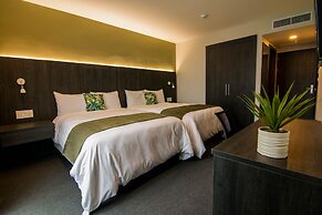 Innfiniti Hotel & Suites