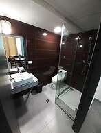 Innfiniti Hotel & Suites