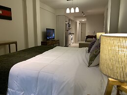 Urbana Suites & Studios 440