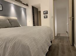 Urbana Suites & Studios 440