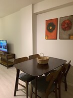 Urbana Suites & Studios 440