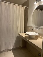 Urbana Suites & Studios 440