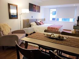 Urbana Suites & Studios 440