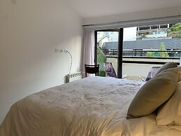 Urbana Suites & Studios 440