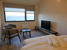 Urbana Suites & Studios 440