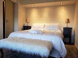 Urbana Suites & Studios 440