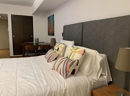 Urbana Suites & Studios 440