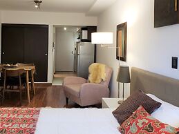 Urbana Suites & Studios 440