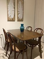 Urbana Suites & Studios 440