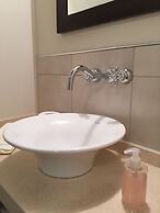 Urbana Suites & Studios 440