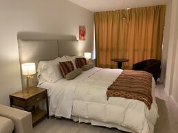 Urbana Suites & Studios 440