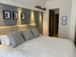 Urbana Suites & Studios 440