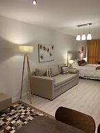 Urbana Suites & Studios 440