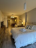 Urbana Suites & Studios 440