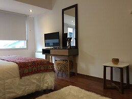 Urbana Suites & Studios 440