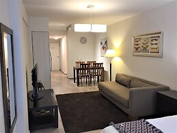 Urbana Suites & Studios 440