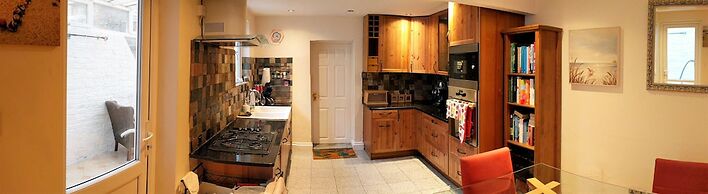 Highbury House Apartment