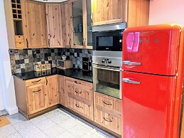 Highbury House Apartment