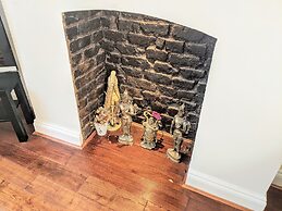 Highbury House Apartment