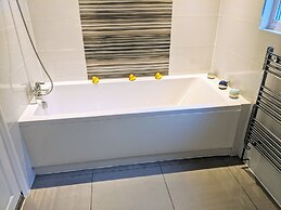 Highbury House Apartment