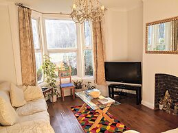 Highbury House Apartment