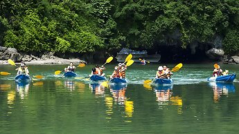 Verdure Lotus Grandeur Cruise on Ha Long Bay