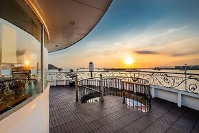 Verdure Lotus Grandeur Cruise on Ha Long Bay