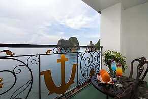 Verdure Lotus Grandeur Cruise on Ha Long Bay