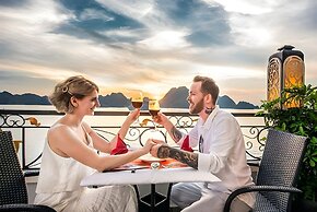 Verdure Lotus Grandeur Cruise on Ha Long Bay