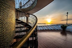 Verdure Lotus Grandeur Cruise on Ha Long Bay