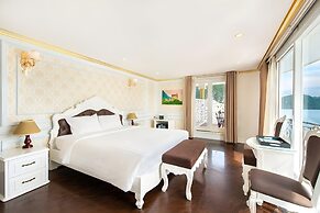 Verdure Lotus Grandeur Cruise on Ha Long Bay