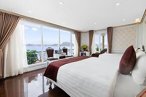 Verdure Lotus Grandeur Cruise on Ha Long Bay