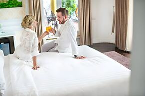 Verdure Lotus Grandeur Cruise on Ha Long Bay