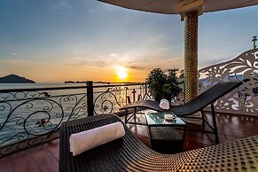 Verdure Lotus Grandeur Cruise on Ha Long Bay