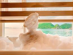 Verdure Lotus Grandeur Cruise on Ha Long Bay