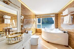 Verdure Lotus Grandeur Cruise on Ha Long Bay